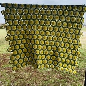 Vintage Daisy Crochet Afghan Blanket
